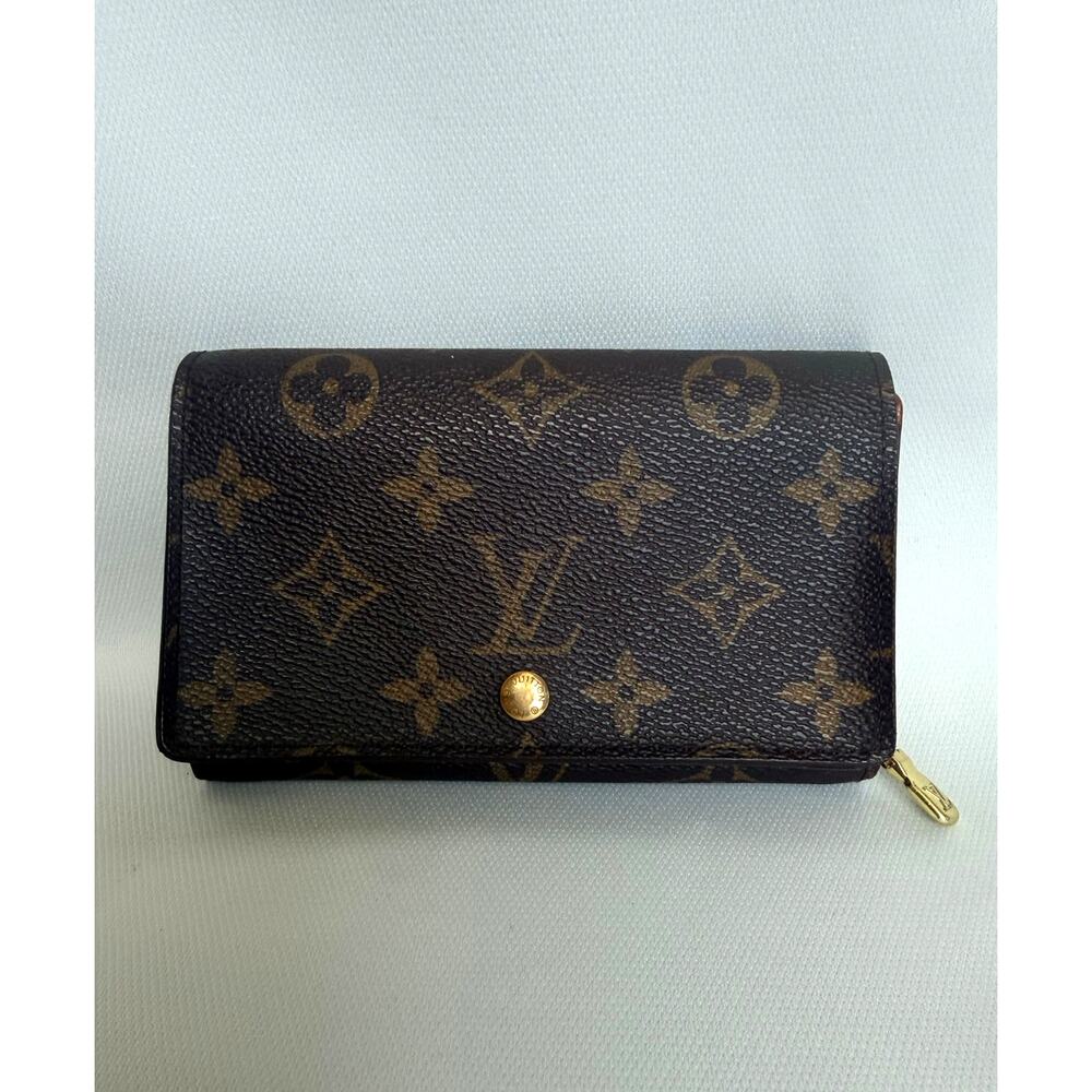 Louis Vuitton Porte Monnaie Tresor wallet
